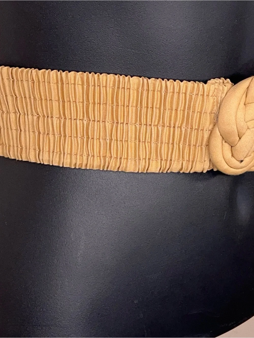 Vintage Nude Beige Stretch Belt 80s Era Womens Knot Buckle Style Accent Medium